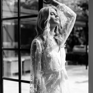 Le Rose Maya Lace Robe